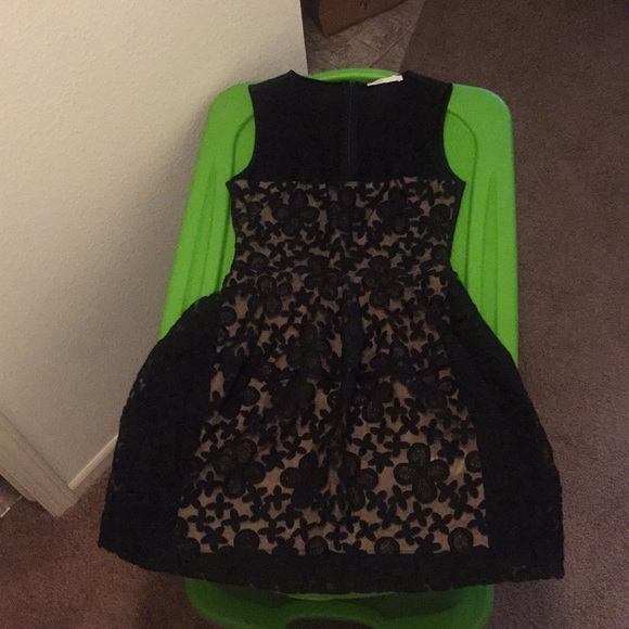 Maje black color lace dress size 1 - Picture 2 of 2